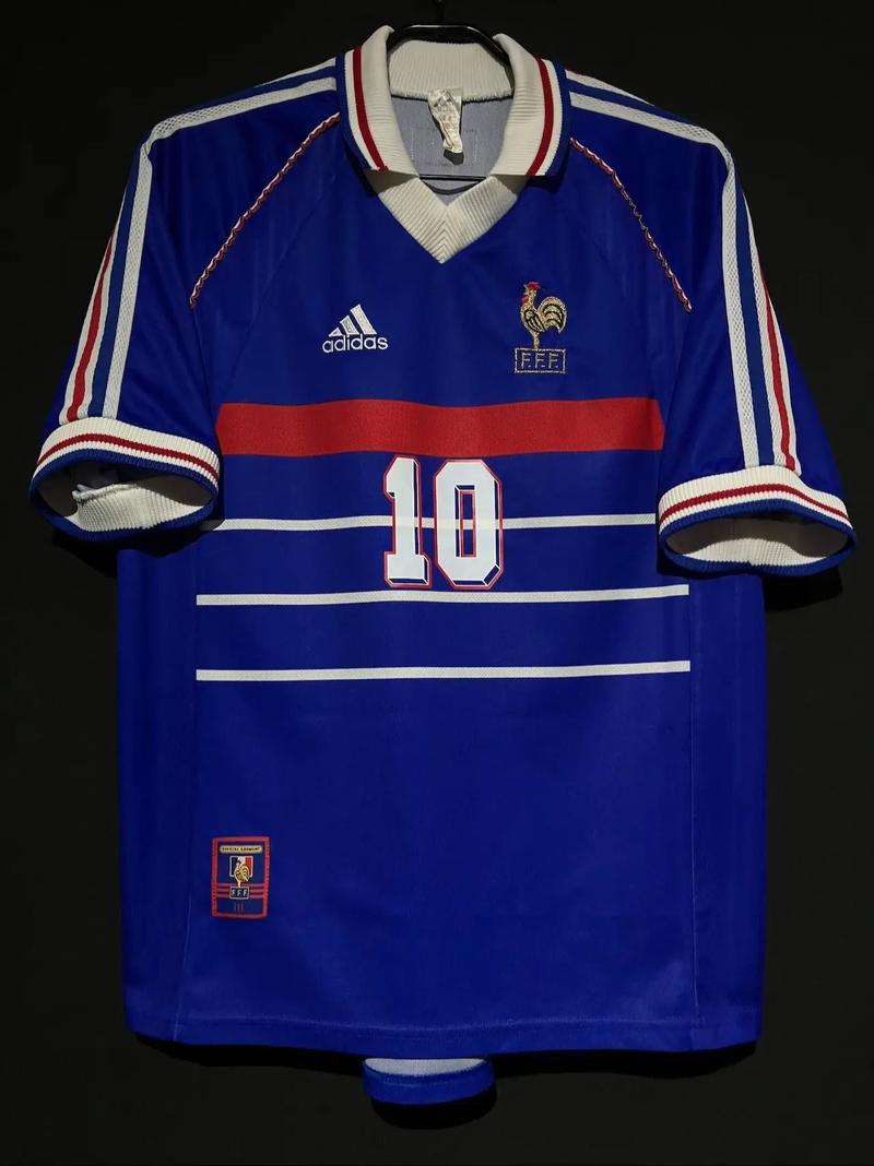 1998年法国世界杯,齐达内是如何一战封神的?